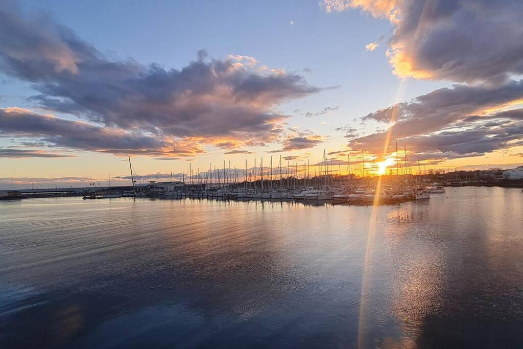Appartement Avec Balcon, Vue Mer, Piscine, Parking Agde Exteriér fotografie