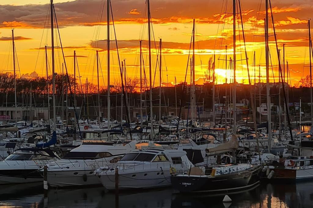 Appartement Avec Balcon, Vue Mer, Piscine, Parking Agde Exteriér fotografie
